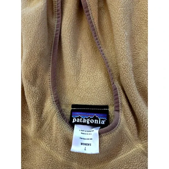 Patagonia Woman's Fleece Pullover Hoodie Camel Sz S Winter - Picture 3 of 4